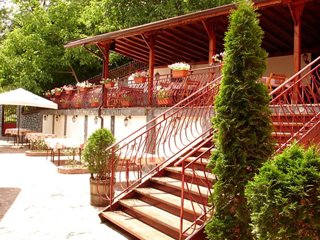 Hotel Restaurant Vodenitsata Berkovica Kültér fotó